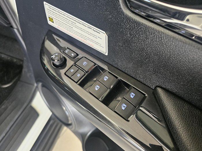 2020 Toyota Hilux SR5 GUN126R 4X4 Dual Range White