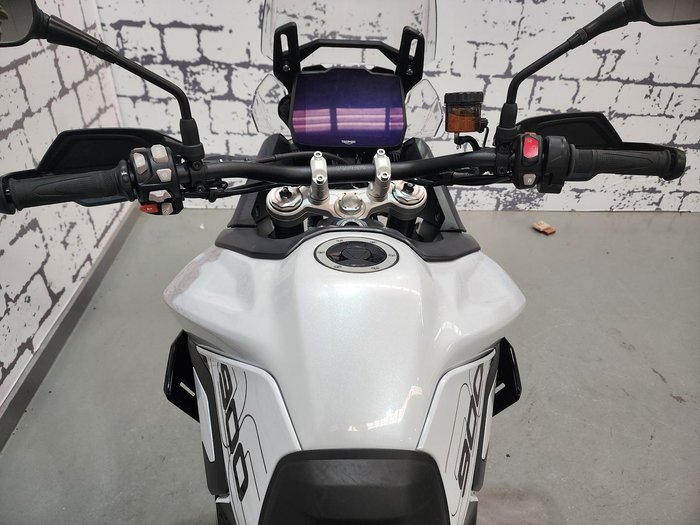 2024 Triumph Tiger 900 GT Tiger White