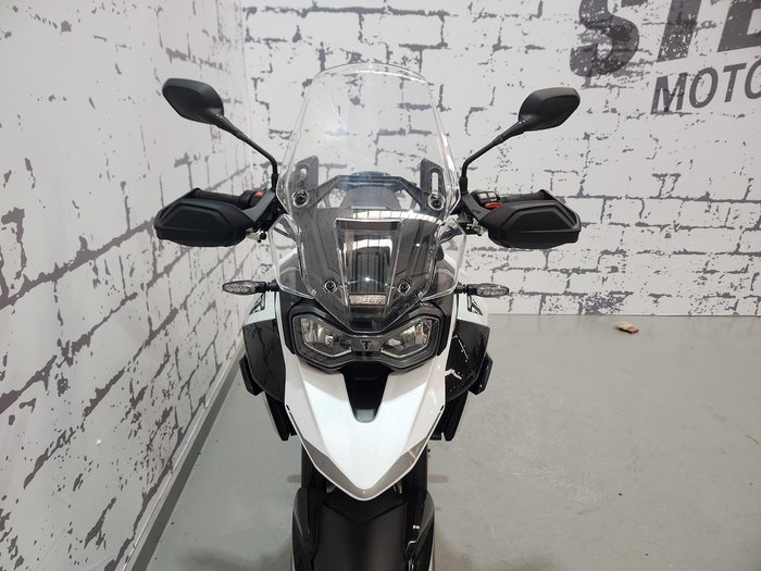 2024 Triumph Tiger 900 GT Tiger White