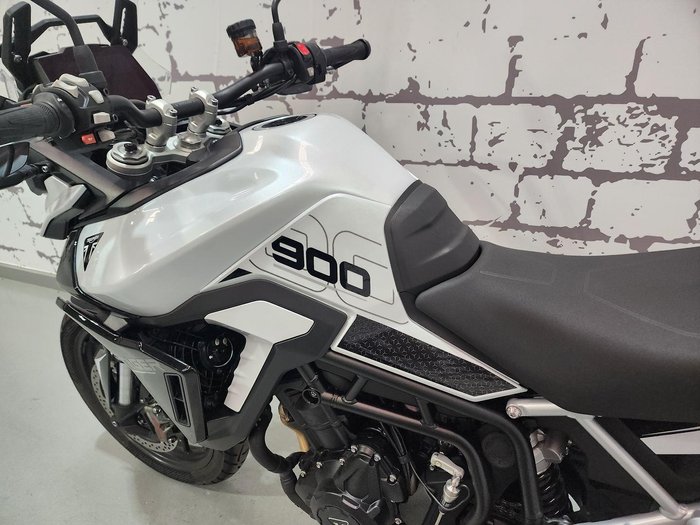 2024 Triumph Tiger 900 GT Tiger White