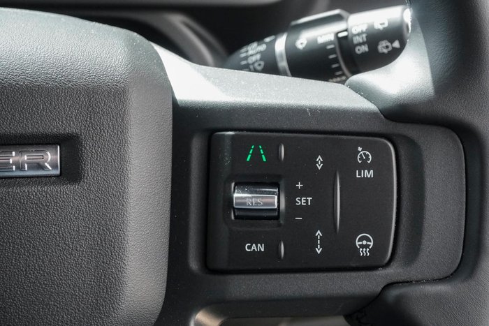 2024 Land Rover Defender 90 P400 X-Dynamic SE