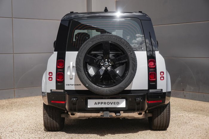 2024 Land Rover Defender 90 P400 X-Dynamic SE