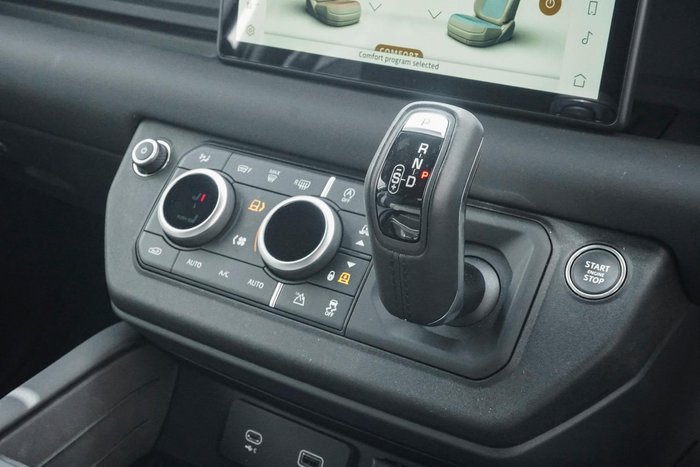 2024 Land Rover Defender 90 P400 X-Dynamic SE