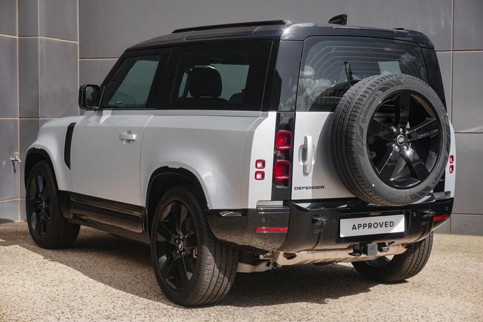 2024 Land Rover Defender 90 P400 X-Dynamic SE