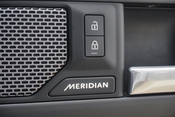 2024 Land Rover Defender 90 P400 X-Dynamic SE