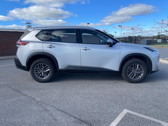 2024 Nissan X-TRAIL ST