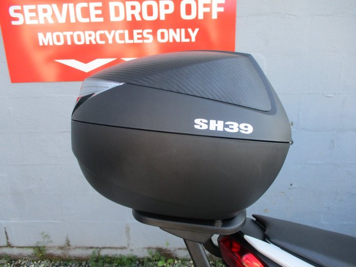 2011 YAMAHA FZ8N WHITE
