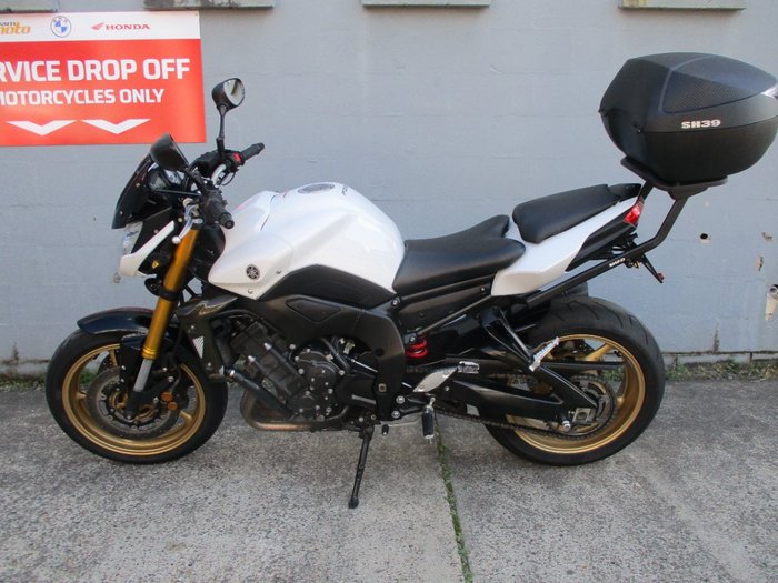 2011 YAMAHA FZ8N WHITE