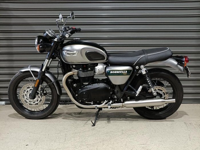 2021 Triumph STREET TWIN GOLDLINE GREEN