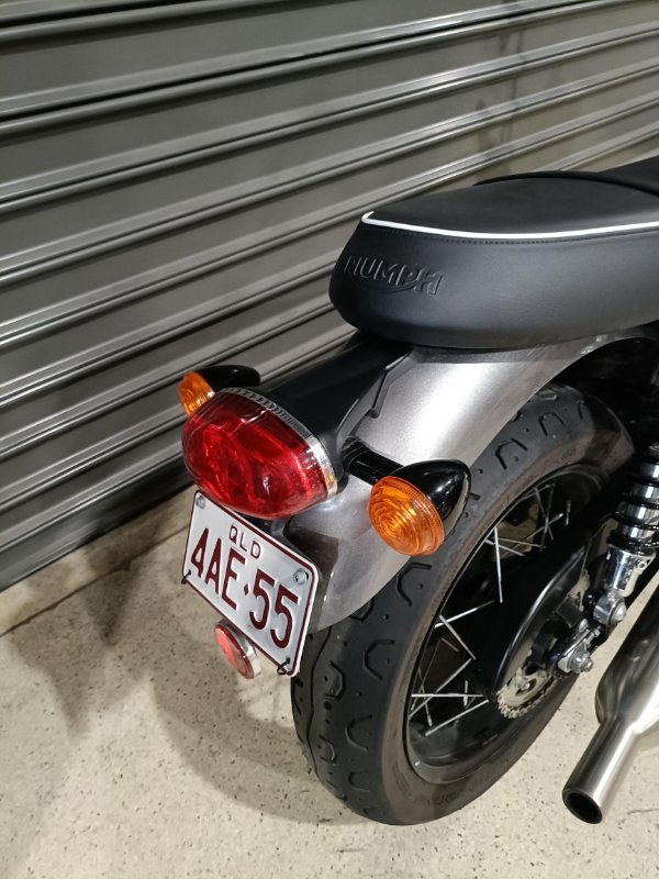 2021 Triumph STREET TWIN GOLDLINE GREEN