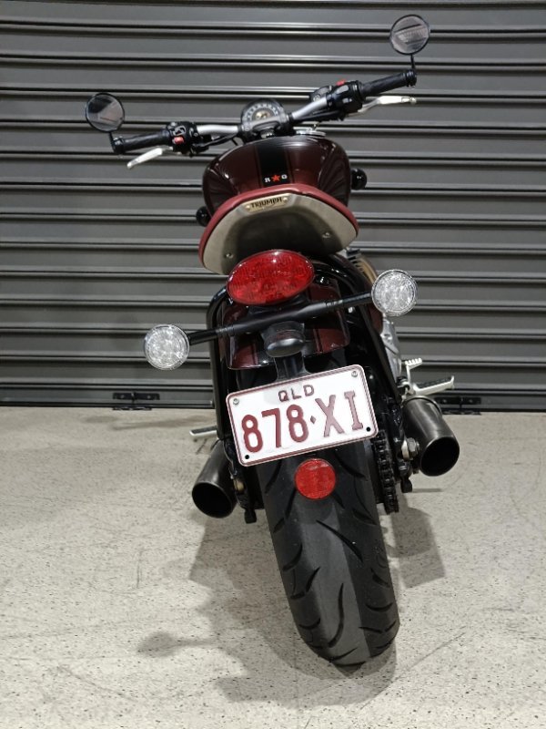 2017 Triumph BONNEVILLE BOBBER RED