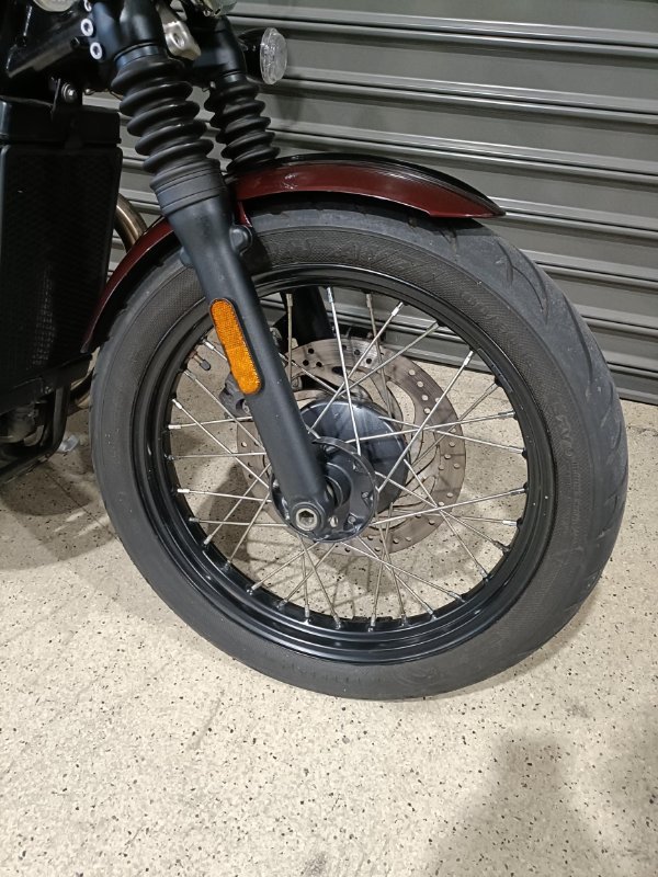 2017 Triumph BONNEVILLE BOBBER RED