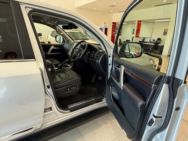 2020 Toyota LANDCRUISER