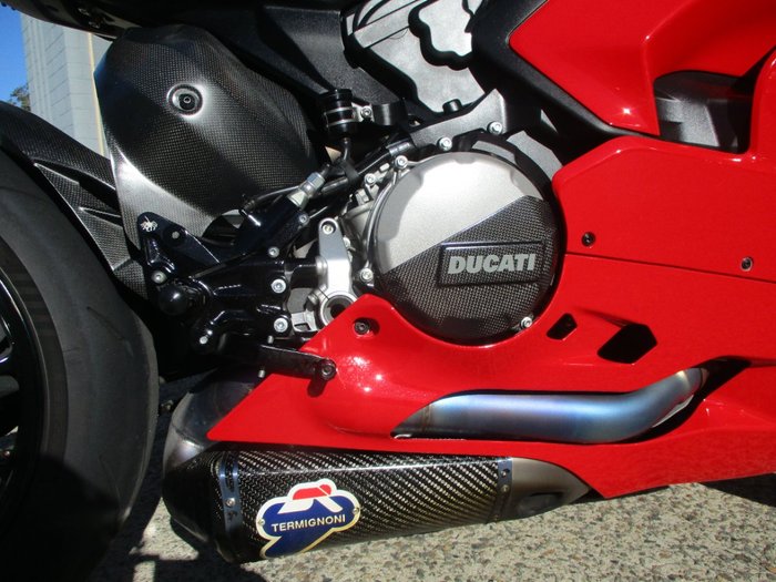 2021 DUCATI PANIGALE V2 RED