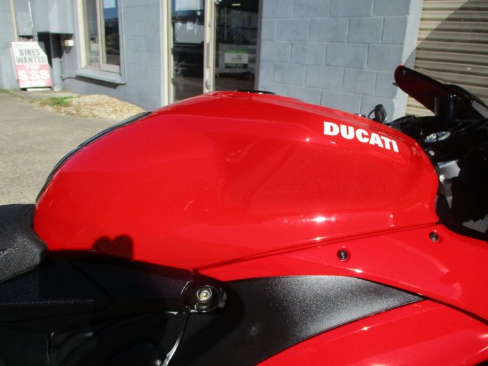 2021 DUCATI PANIGALE V2 RED