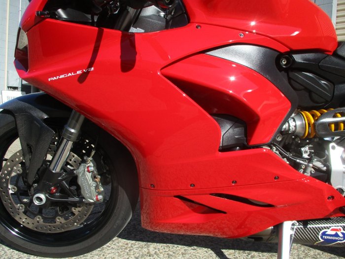 2021 DUCATI PANIGALE V2 RED