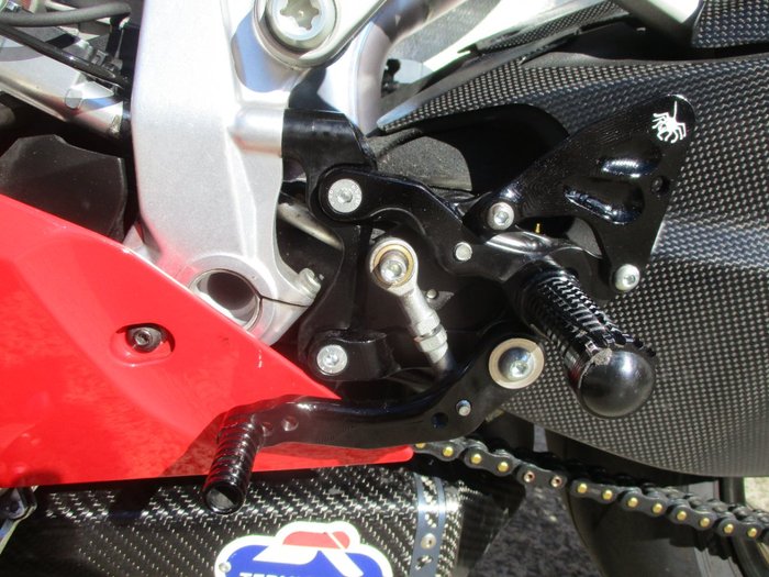 2021 DUCATI PANIGALE V2 RED