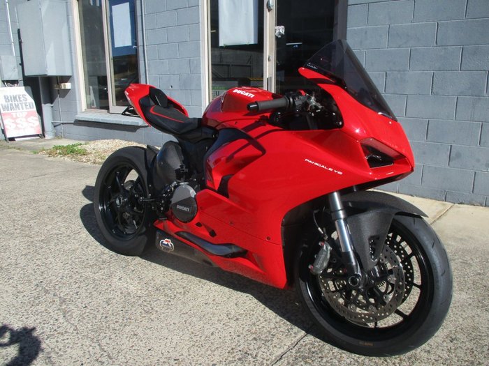 2021 DUCATI PANIGALE V2 RED