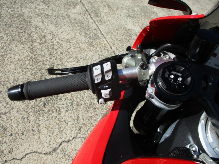 2021 DUCATI PANIGALE V2 RED