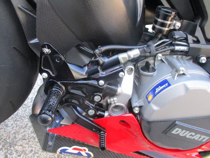 2021 DUCATI PANIGALE V2 RED