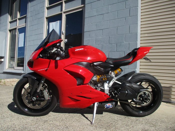 2021 DUCATI PANIGALE V2 RED