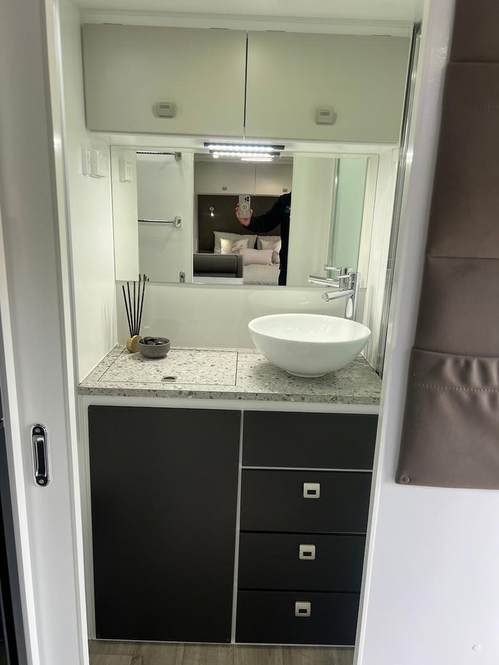 2025 Design RV Forerunner Van 1-1, 18'8''