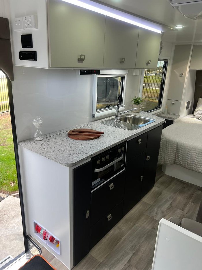 2025 Design RV Forerunner Van 1-1, 18'8''