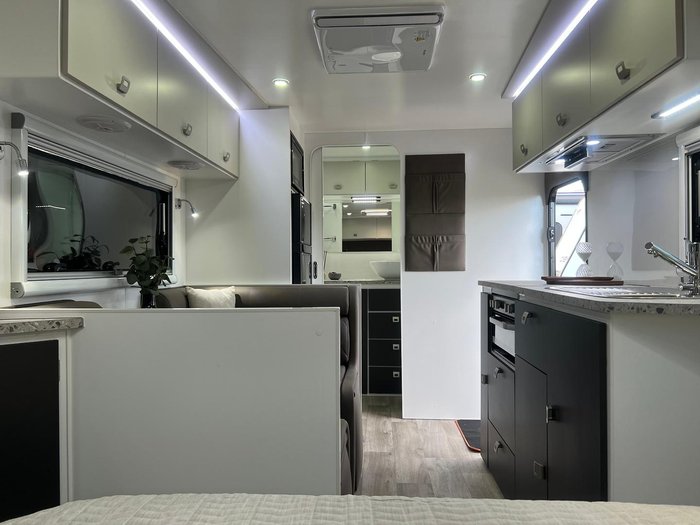 2025 Design RV Forerunner Van 1-1, 18'8''