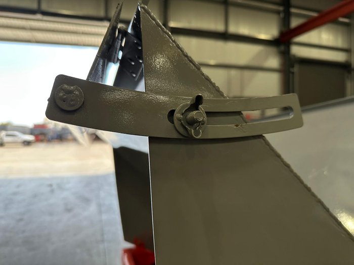 0 AGRIMEC VA SIDE ROTARY TRENCH 55L NEW ORANGE