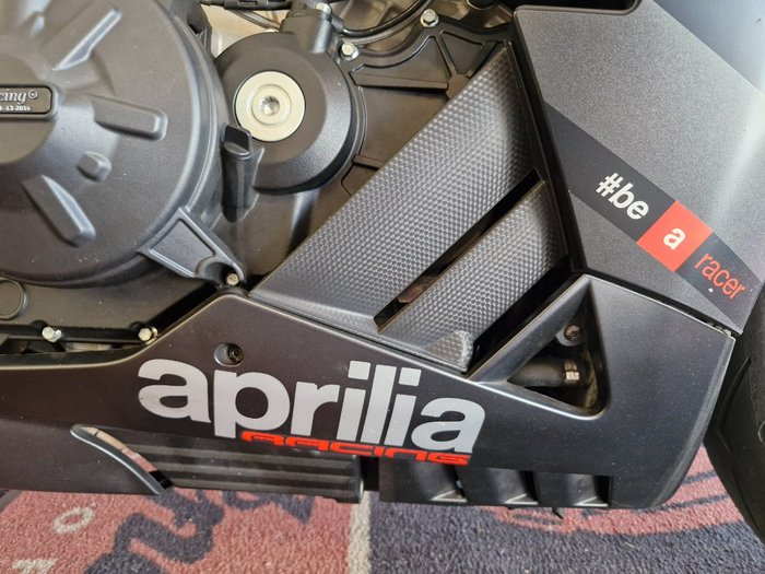 2015 Aprilia RSV4 RR Black