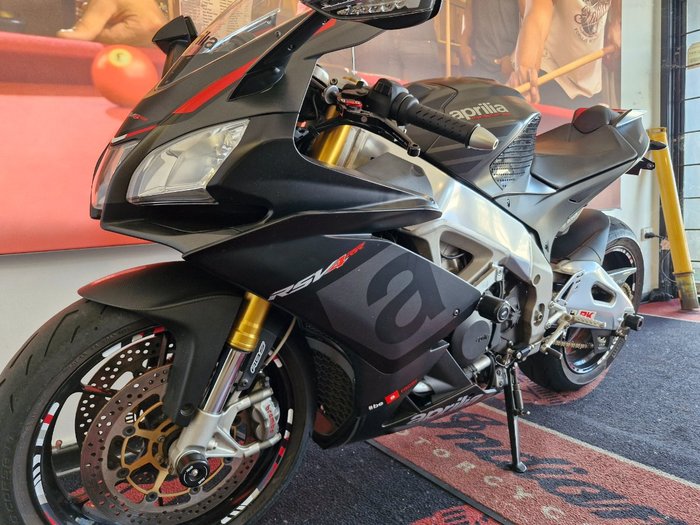 2015 Aprilia RSV4 RR Black