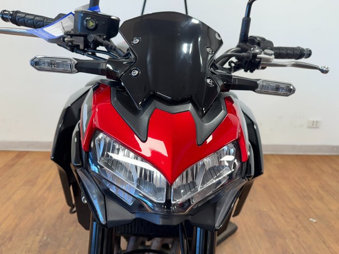 2024 Kawasaki Z900 (ZR900) Black / Red