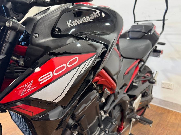 2024 Kawasaki Z900 (ZR900) Black / Red