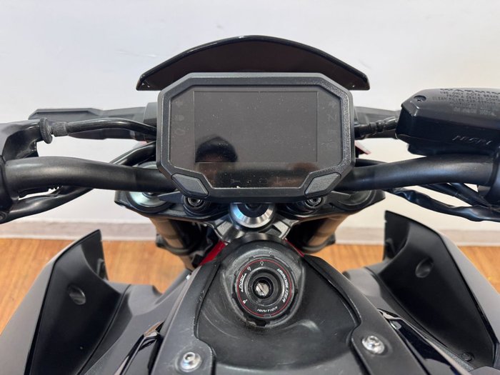 2024 Kawasaki Z900 (ZR900) Black / Red