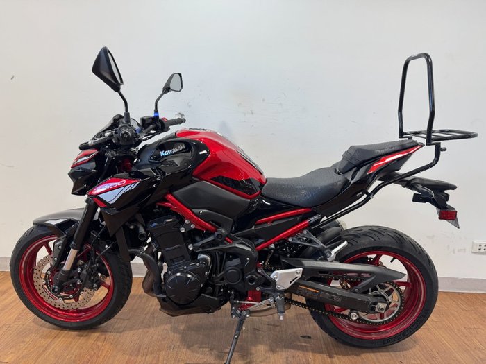 2024 Kawasaki Z900 (ZR900) Black / Red