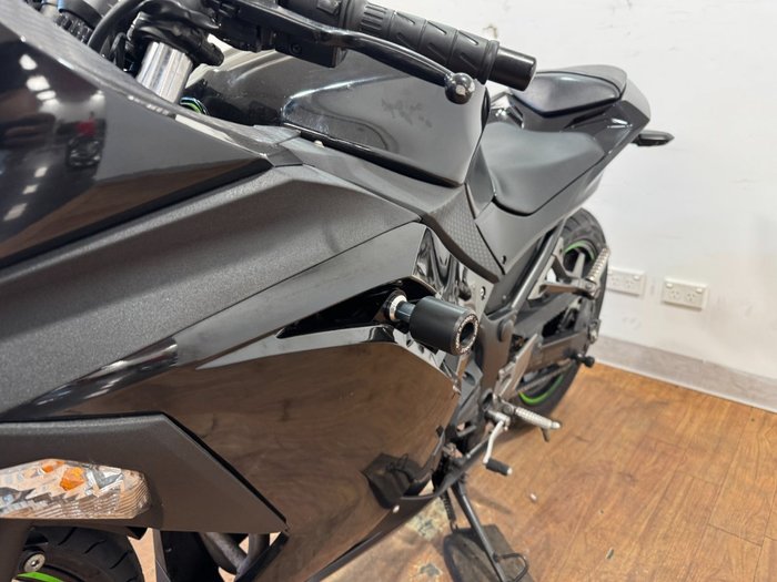 2013 Kawasaki NINJA 300 SE ABS GREEN