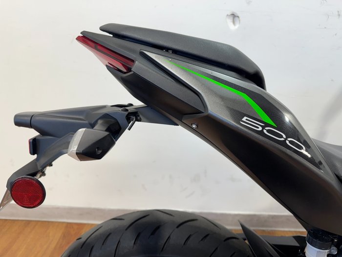 2024 Kawasaki Z500 Black