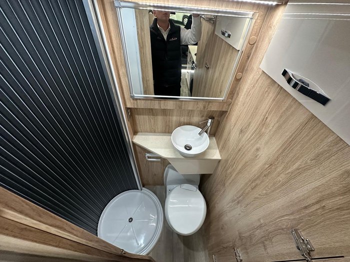 2024 Avan Applause 600