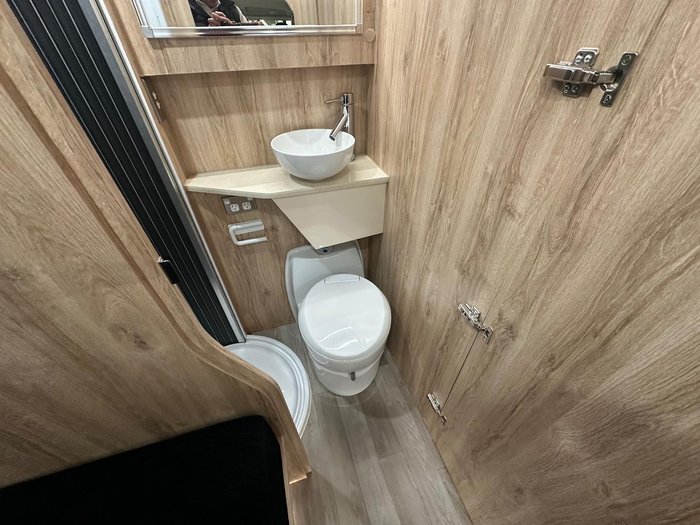 2024 Avan Applause 600