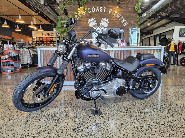 2025 Harley-Davidson Street Bob 117 (FXBB) Softail Purple