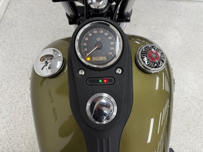 2016 Harley-davidson FXDB STREET BOB gold