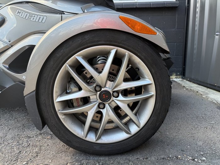 2013 BRP SPYDER RS SM5 Silver
