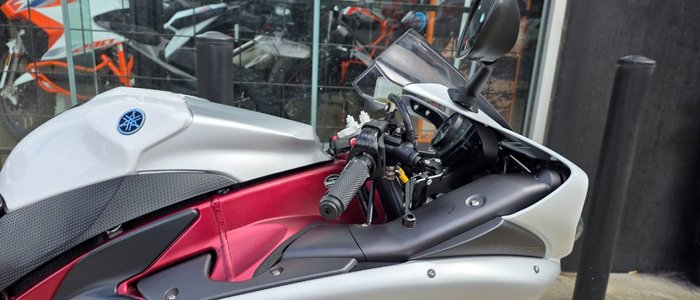 2009 Yamaha YZF-R1 WHITE