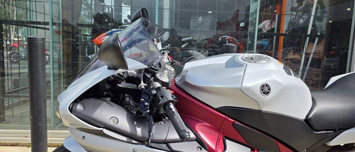 2009 Yamaha YZF-R1 WHITE