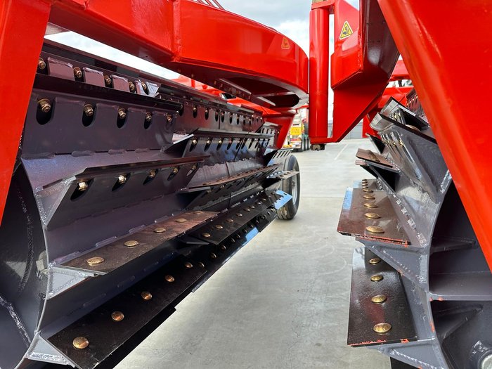 AGRIMEC "T-Rex" 3650 Rexter Articulated Knife Roller