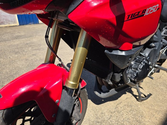 2012 TRIUMPH TIGER 1050 Red