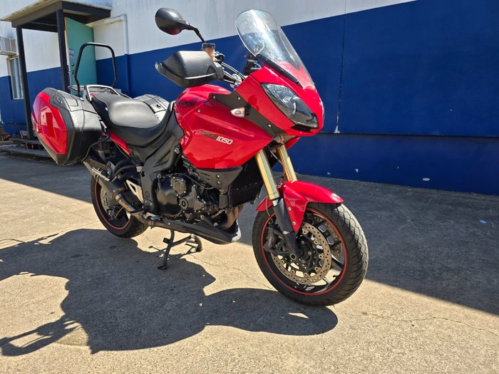 2012 TRIUMPH TIGER 1050 Red