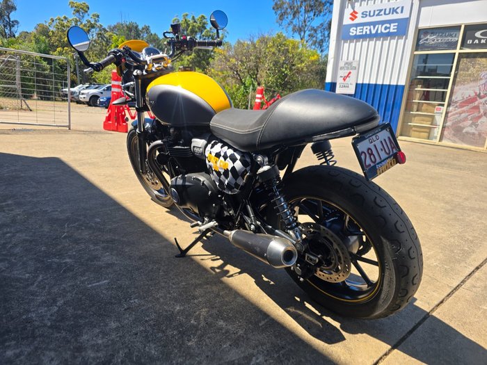 2017 TRIUMPH STREET CUP Yellow