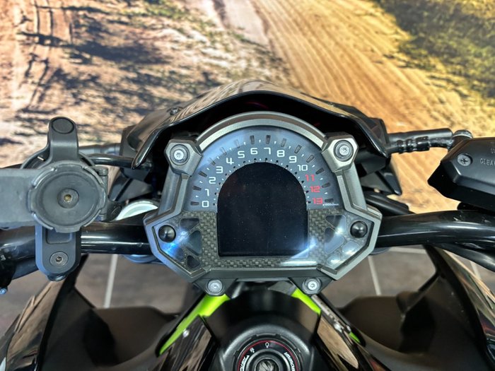 2018 Kawasaki ZR 900 BLACK