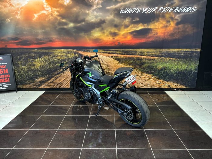 2018 Kawasaki ZR 900 BLACK